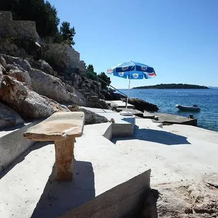 Seaside Holiday House Prizba, Korcula - 9472 Casa de Férias *